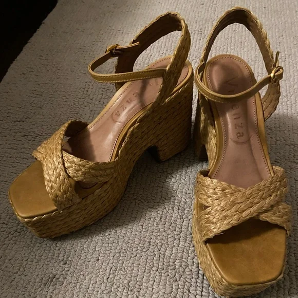Woven Platform Sandals - Natural Straw - Picture 6 of 6